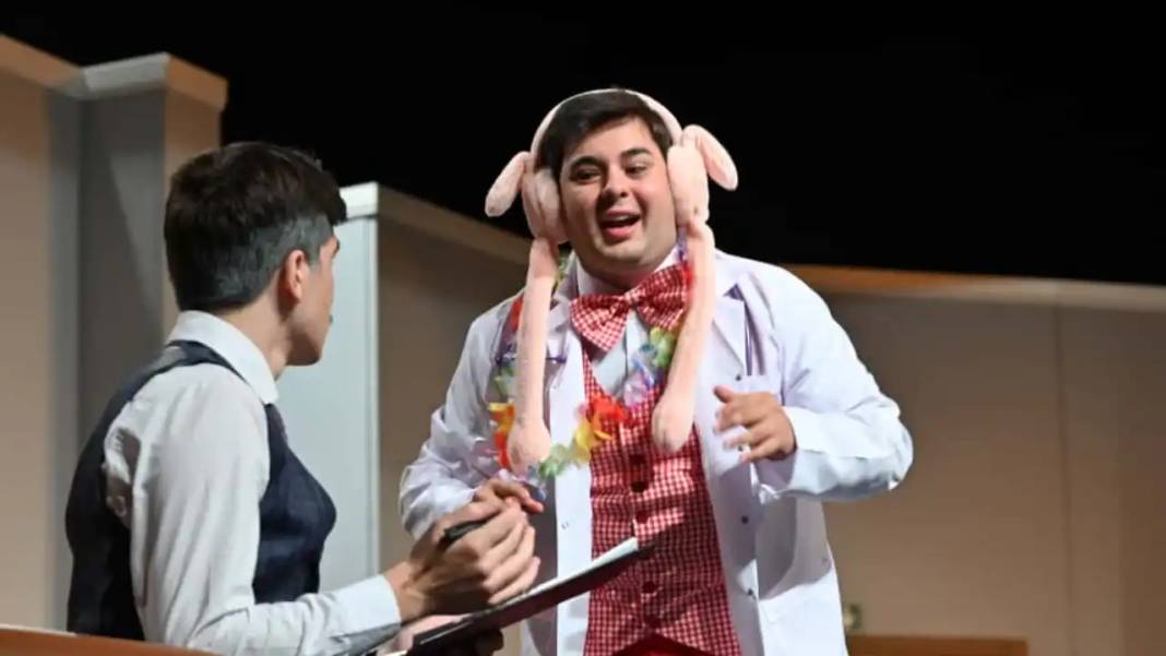 Ray Cooney’nin Eseri Kepez’de Ayakta Alkışlandı 8